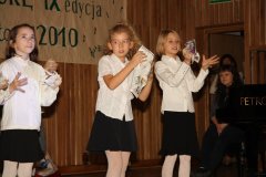 o_1a325g48c19cd9pl112hkg41g4ca4